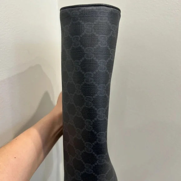 100% GUARANTEED AUTHENTIC Gucci GG Canvas Crossbody - Picture 10 of 10